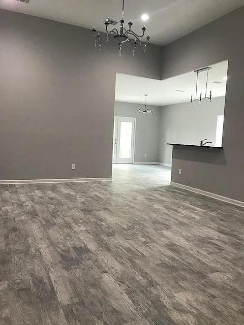3 bed, 1622 sqft, $1,960 — Photo 2