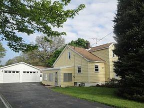 2nd image of 800 Merritt Ave