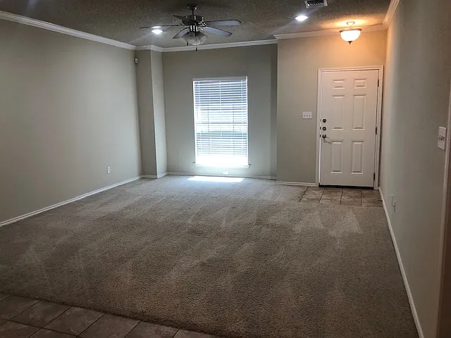 2106 Main St #3 — Photo 3