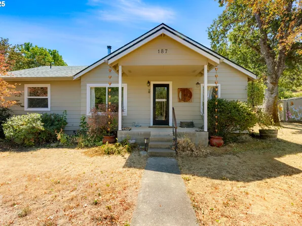 187 Hackett Ln, Riddle, OR 97469