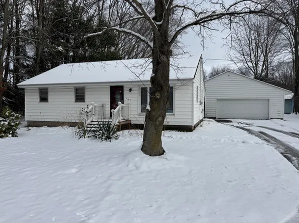 7160 Maple Island Rd, Nunica, MI 49448