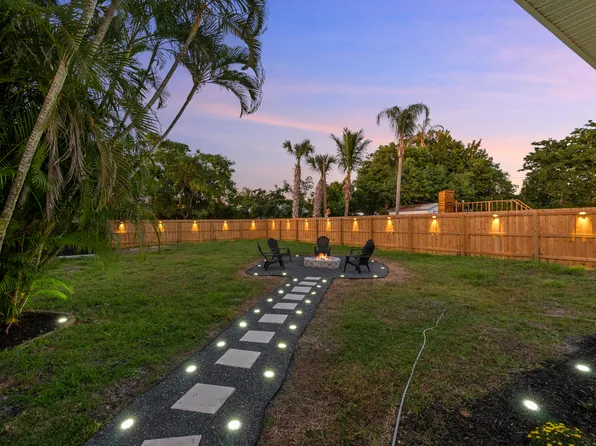 3023 SE Banyan Street, Stuart, FL 34997