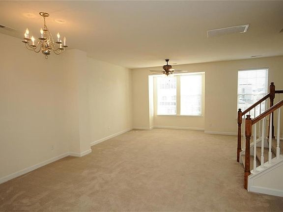 5th image of 249 Tigerlilly Dr