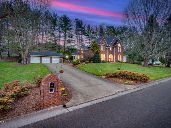 325 Roscommon Dr, Bristol, TN 37620