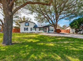 6925 Crane Rd, North Richland Hills, TX 76182