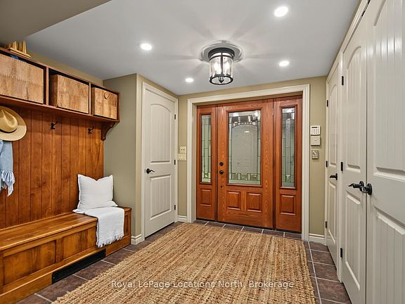 4th image of 143 Saint Moritz Cres