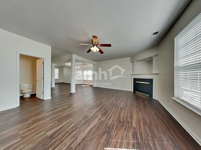 2526 Ingleside Dr — Photo 7