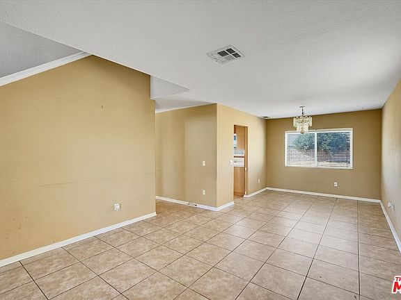 5th image of 43951 Balmuir Ave