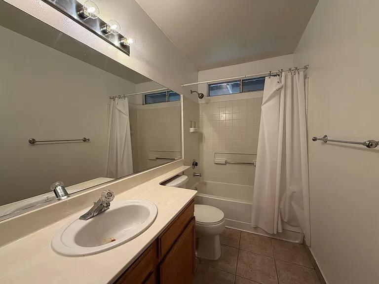 2350 E Fallbrook Ave — Photo 13