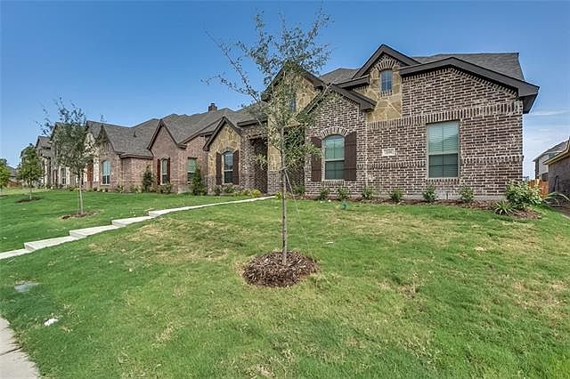 1st image of 109 White Oak Ln