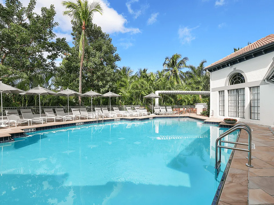Promenade at Aventura Apartments