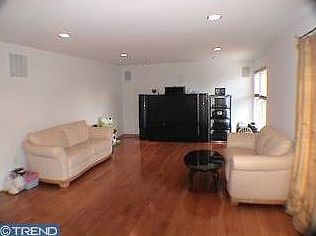 3rd image of 1404 Cherry Blossom Way
