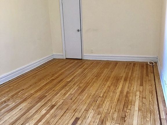 5th image of 3206 47th St APT 3A