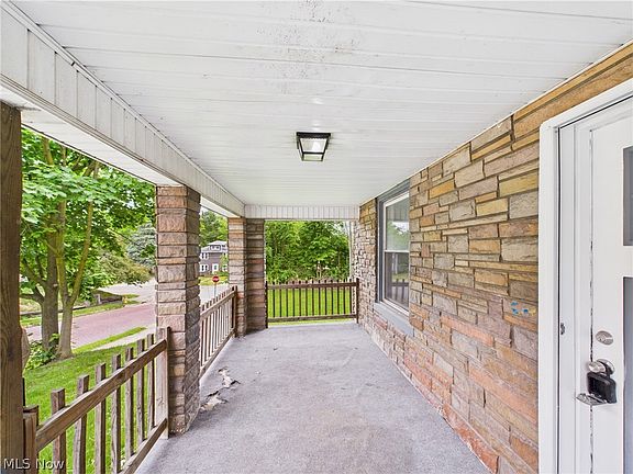 3rd image of 448 E Voris St