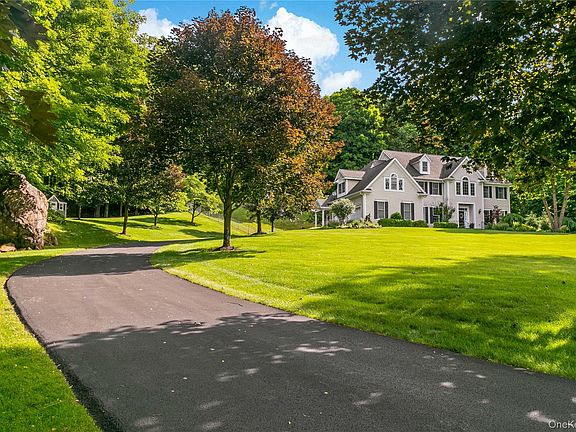 3rd image of 1938 Beekman Court