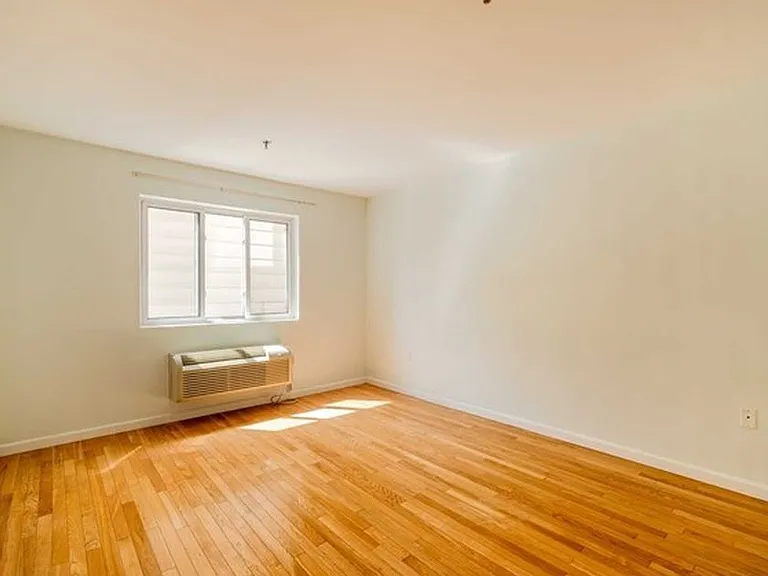 10 Palisade Ave #2C — Photo 13