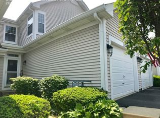 1843 Lucylle Ct, Saint Charles, IL