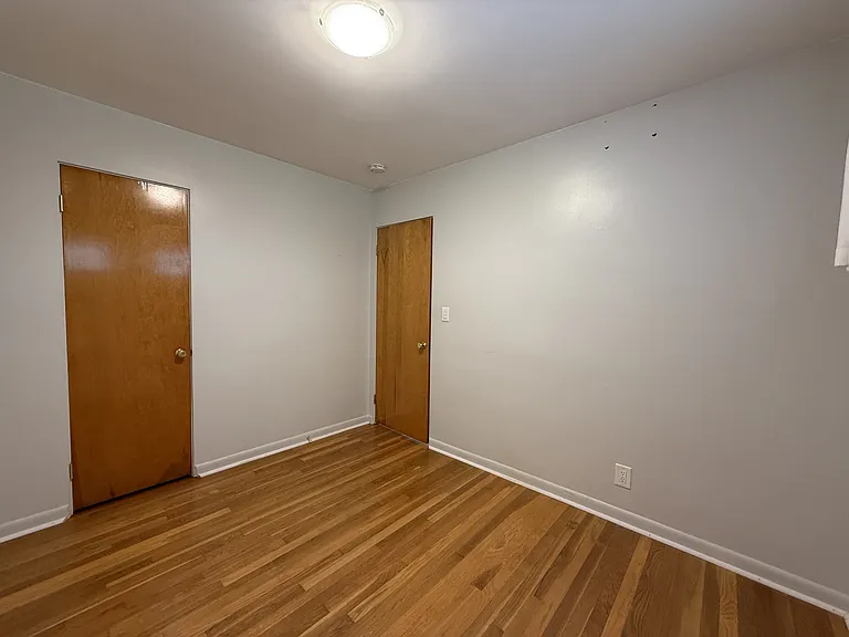 1630 Greenview Dr — Photo 10