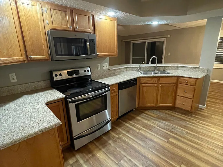 115 Spirea Point — Photo 14