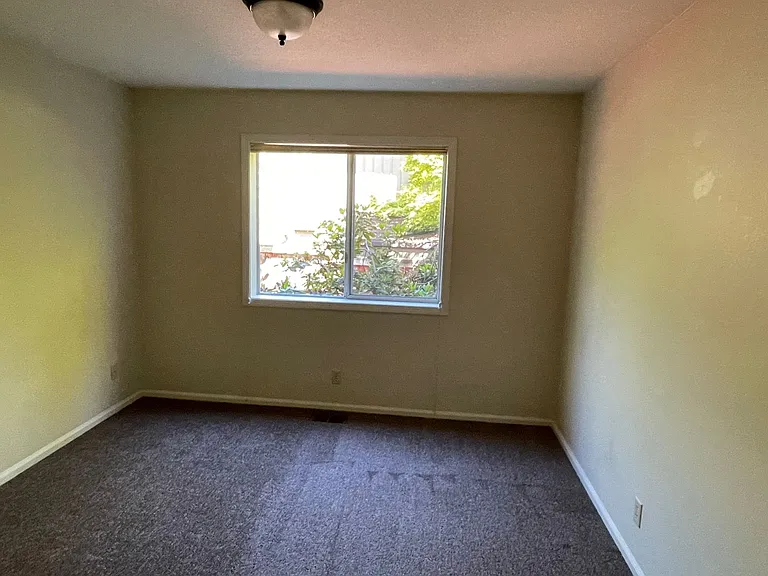 2456 Blackburn St — Photo 13