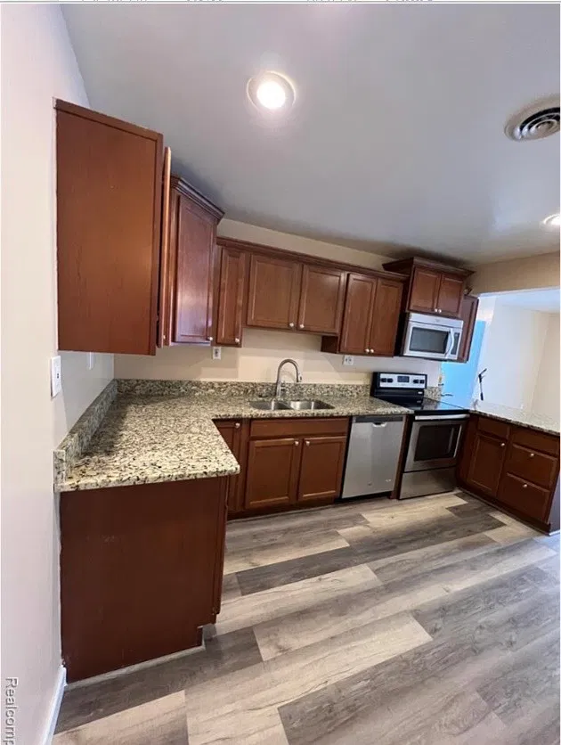 3 bed, 1231 sqft, $1,500 — Photo 4