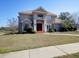 2010 Pointe Clear Dr, Biloxi, MS 39531