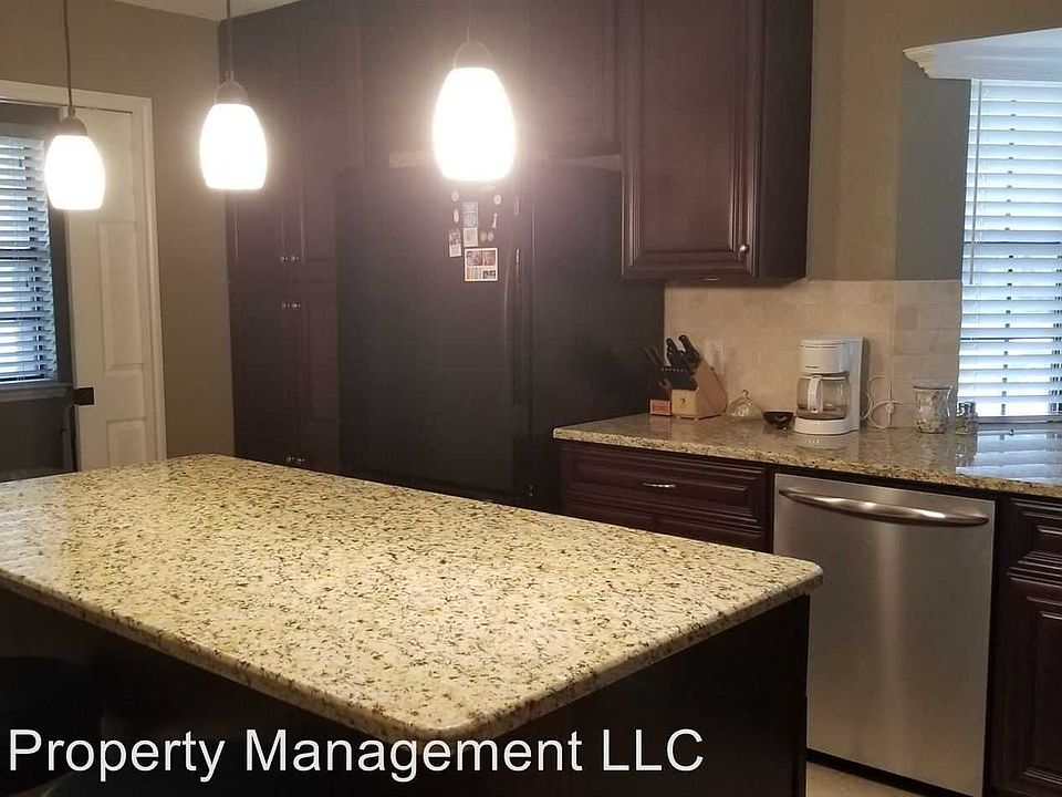 2nd image of 5001 Andalusia Trl