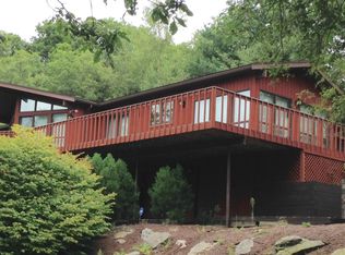 34 Beardsworth Rd., Tiverton, RI 02878