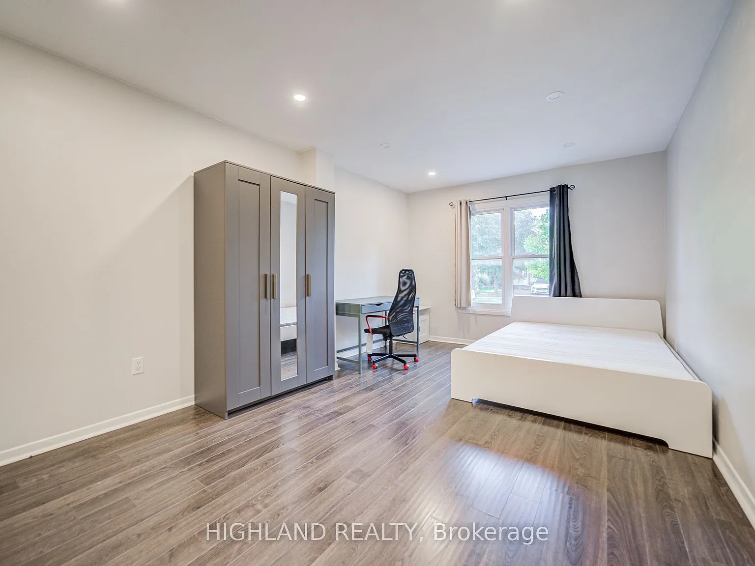 4 bed, $3,980 — Photo 4