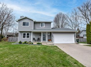914 Walker Ct, Sun Prairie, WI 53590