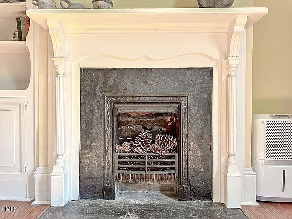15th image of 302 Halifax St