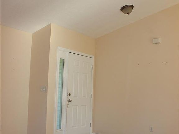 2nd image of 619 N Curtis St