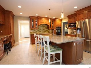 2 Claremont Ave, Danbury, CT 06810