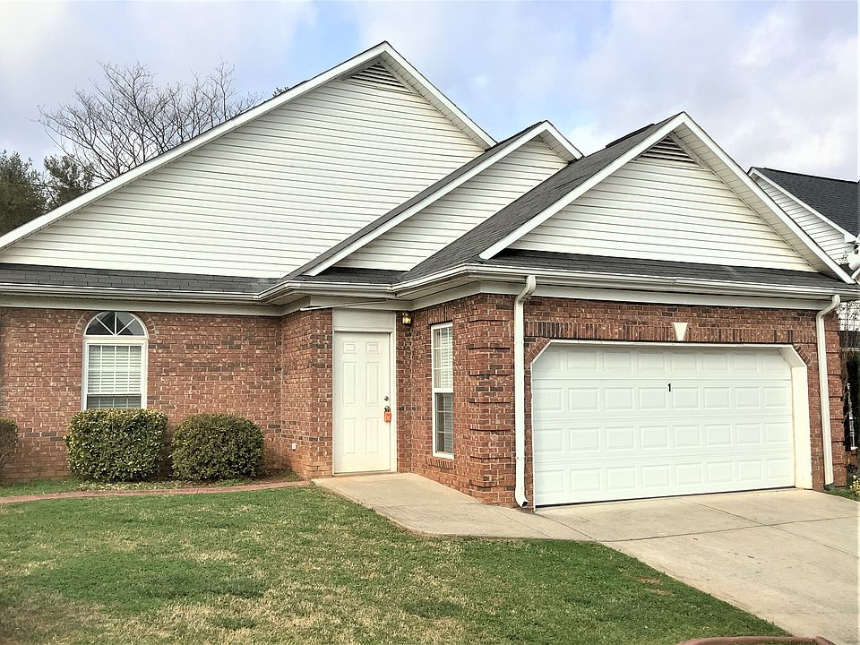 1st image of 1 Greenview Dr