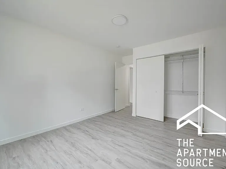 1225 W Foster Ave #3B — Photo 1
