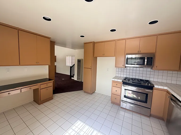 2231 1/2 S Alma St — Photo 10