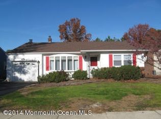 3 Burlington Ct, Toms River, NJ 08757