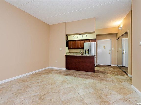 4th image of 725 Miller Ave