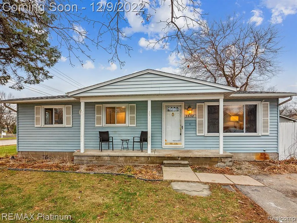 2852 Jackson Blvd photo 1