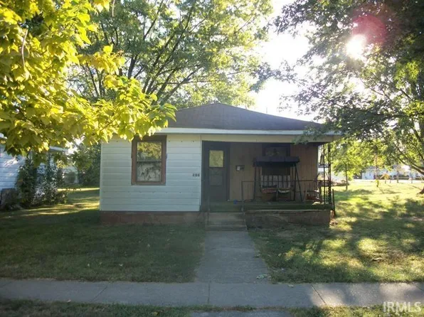 513 S New Jersey St, Bicknell, IN 47512
