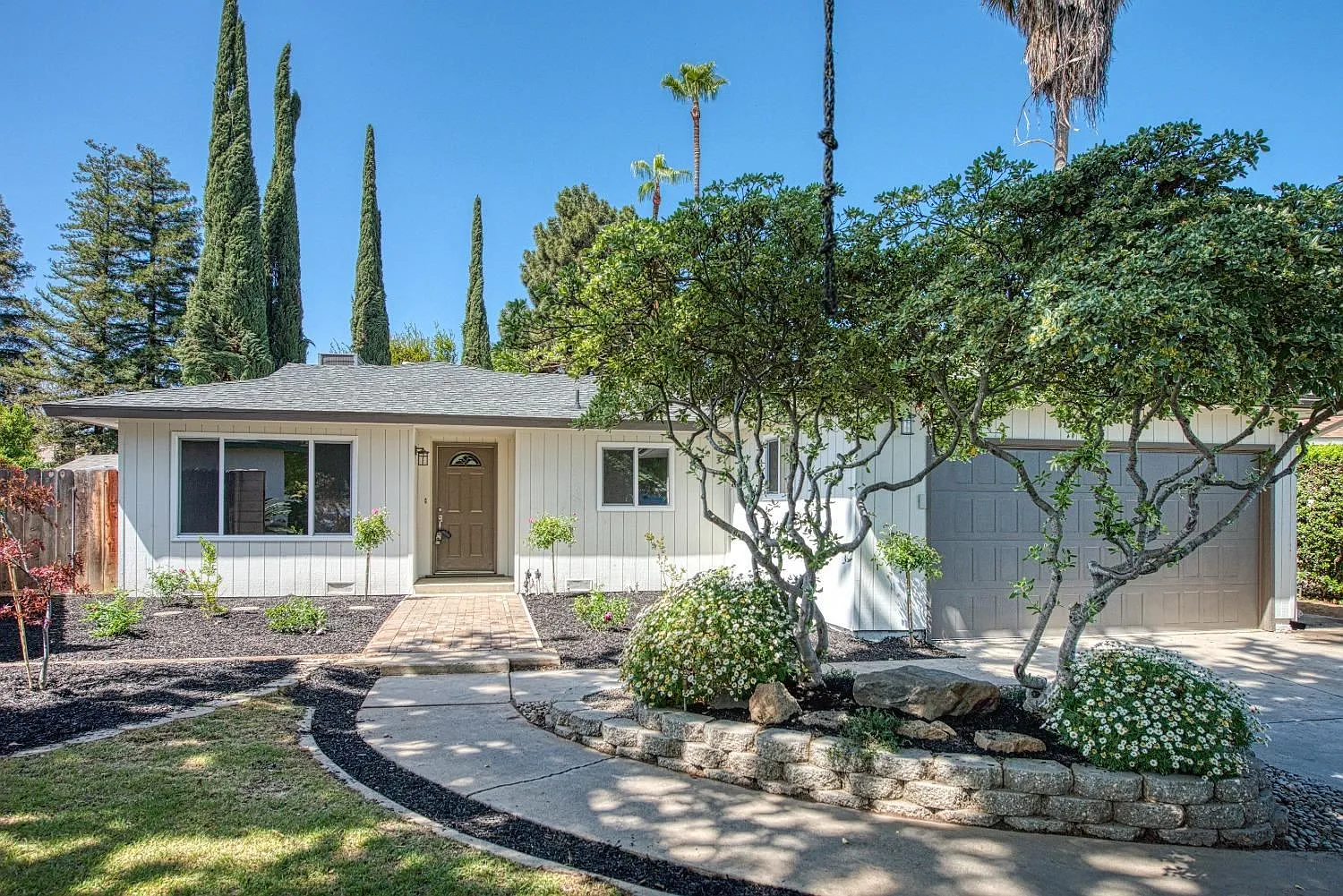 1304 Ezie Ave photo 1