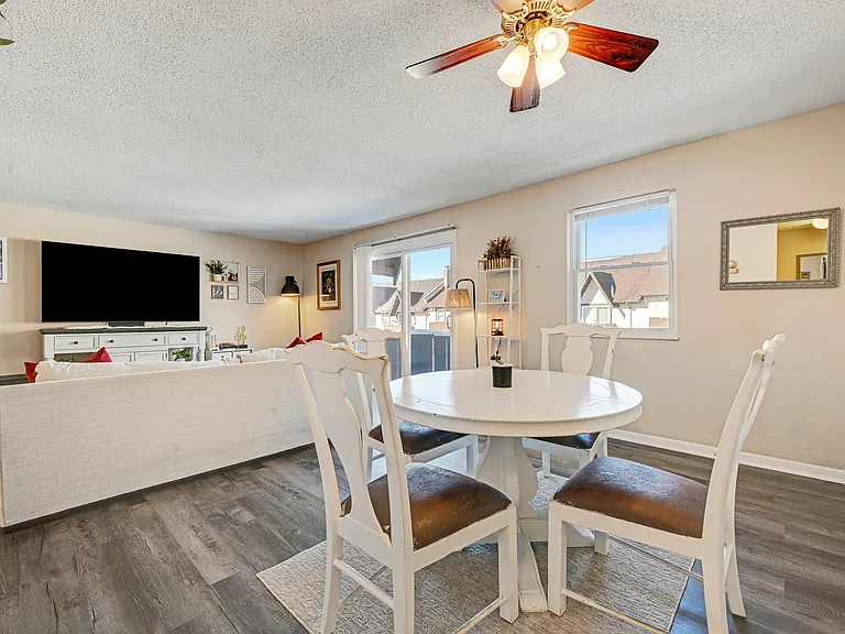 6228 Robinson St #4R — Photo 10
