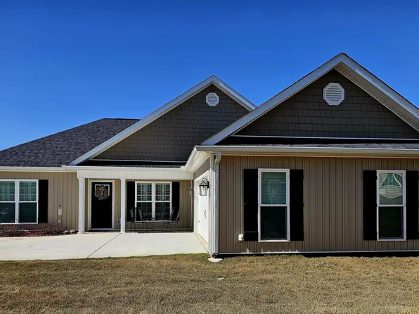 1401 Quail Ridge Ln, Perry, GA 31069