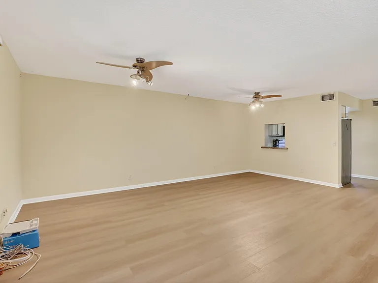 2520 Van Buren St #4 — Photo 6