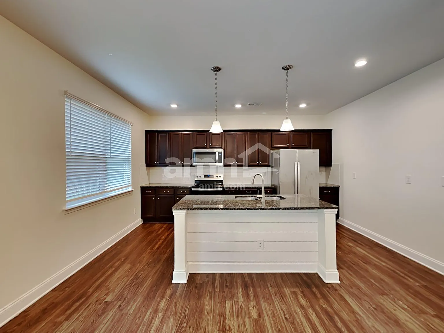 3 bed, 2.5 bath, 1891 sqft, $2,140 — Photo 4
