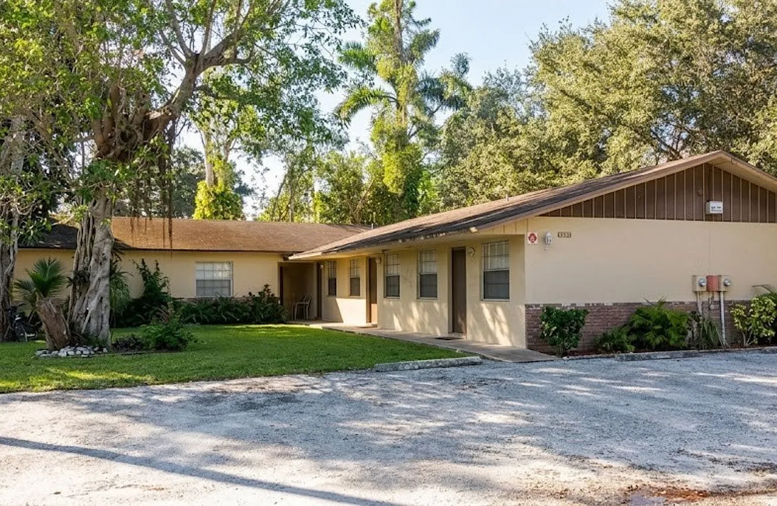 4931 SW 65 Ave Davie, FL 33314 — Photo 1