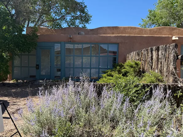 603 Agua Fria St #&-b, Santa Fe, NM 87501