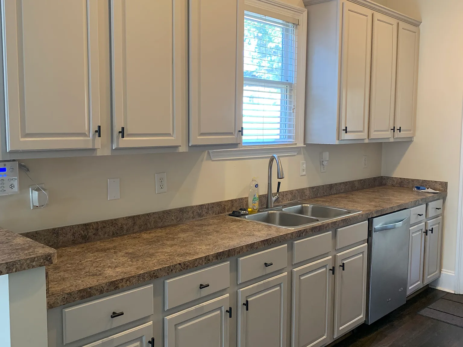 3 bed, 1340 sqft, $2,100 — Photo 4
