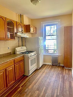 1st image of 987 Rogers Ave #2