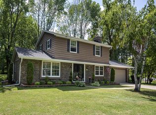 1503 W Liebau Rd, Mequon, WI 53092